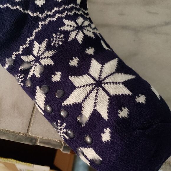 Ladies Cabin Sherpa Cuff Snowflake Design Navy White  Slipper Socks 8.5-10 - Picture 5 of 7
